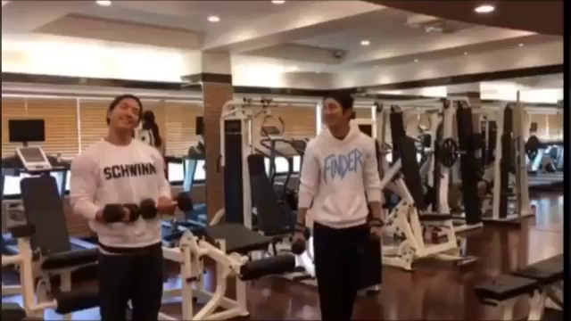 With Perfect Yonghwa☆すべては、みなさんのためです！IG と❤素敵なヨンファの記事動画