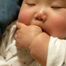 朝の授乳のおかげでの画像