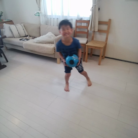 なりの視線の画像