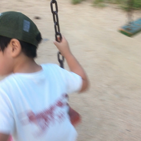 真夏の夕暮れ    公園のブランコにての画像