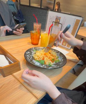 【WARAYAKI bistro W グラングリーン大阪店】でランチタイムの記事動画