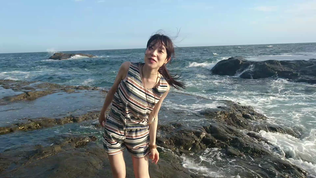 双子で波打ち際ムービー。の記事動画
