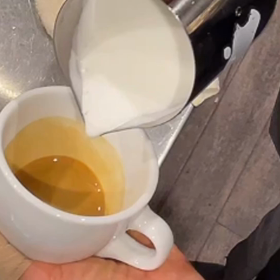 ラテアートの練習の画像