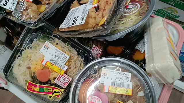 半額弁当争奪戦→鬼神の如く。笑の記事動画