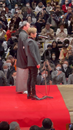 元横綱白鵬断髪式へ行って来ました　　　♪(๑ᴖ◡ᴖ๑)♪の記事動画