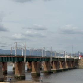 都営大江戸線甲種、豊川鉄橋の画像