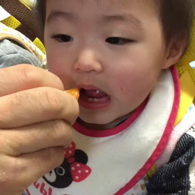 ミカン争奪戦争です。三つ子三姉妹の画像
