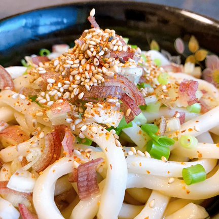 【在宅ワーク飯】大盛りうどんをひたすら啜った日の記事動画