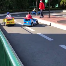 レゴランドでゴーカートの画像
