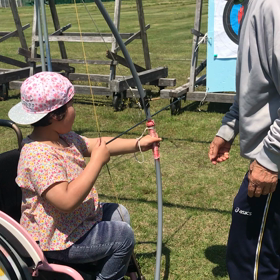 やりたい事なんでもやるぜー！車椅子アーチェリーの画像
