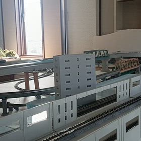 我が家の鉄道模型新幹線のぞみ高架を走るの画像