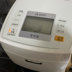 炊き込みご飯の蓋を開けるときの画像