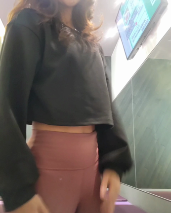 お腹ぽっこりの原因って？の記事動画
