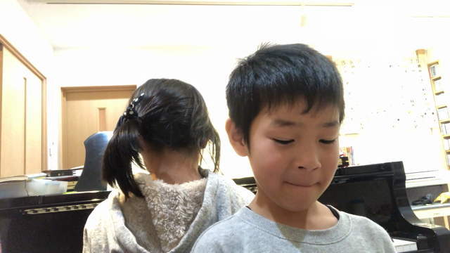 兄弟で一緒に弾きました「動画あり」の記事動画