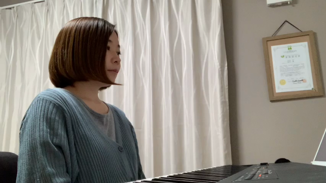おうちで弾き語ろうシリーズ「くつした」の記事動画