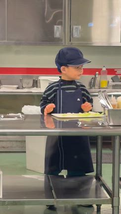 キッザニアでモスバーガー、パイロット！！！の記事動画