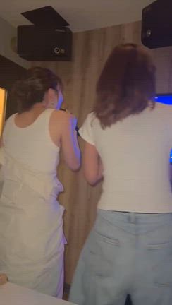 実はダブルバースデー！同世代のカラオケは最高。の記事動画