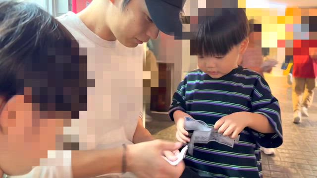 小人たちのお買い物。の記事動画