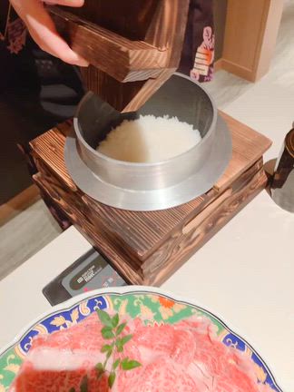 心斎橋　牛陣　すき焼き　しゃぶしゃぶ　黒毛和牛　神戸ビーフ　大阪グルメ　食べ歩き　デート　接待　の記事動画