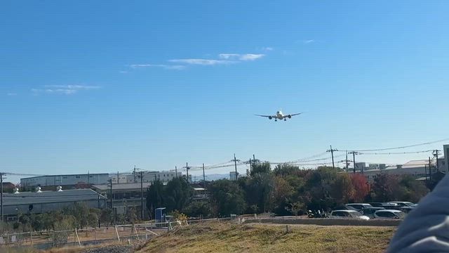 ★スマホで簡単撮影！迫力満点の飛行機写真が簡単に撮れる豊中つばさ公園【大阪 千里川】の記事動画