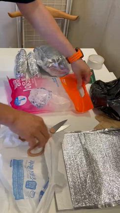 【衝撃の空輸事故】韓国から持ち帰ったキンパを開けたら…まさかの事態に絶叫！の記事動画