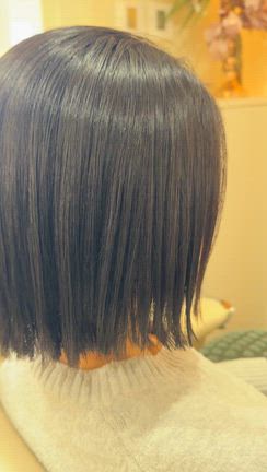 クセ毛量が多くても叶う。柔らかさを残した極みストレートボブの記事動画