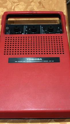 AMラジオ付きポータブルレコードプレイヤーの記事動画