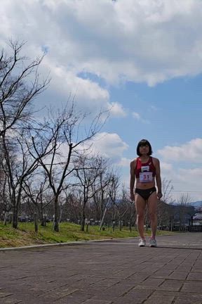 大学陸上競技部風ユニホームの記事動画