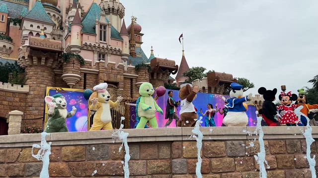 【香港+マカオ】HKDL②ディズニーフレンズライブ：キャッスルパーティーの記事動画