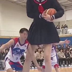 身長3メートルの女子高生の画像
