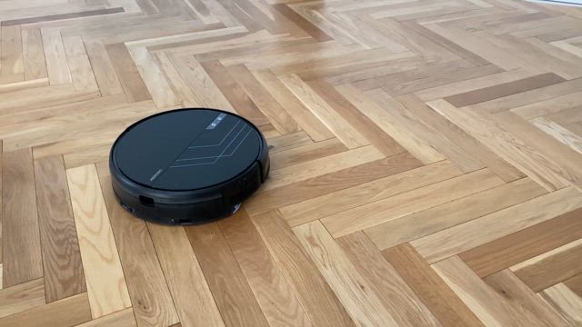 我が家に届いた念願のお掃除ロボットの記事動画