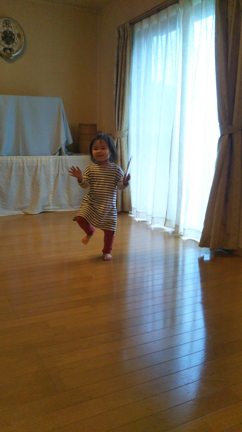 リトミック2歳クラスCちゃん。の記事動画