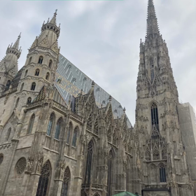 シュテファン大聖堂とペーター教会の画像