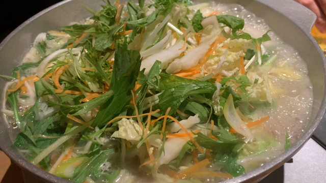 究極のコラーゲン鍋を食べてみたの記事動画