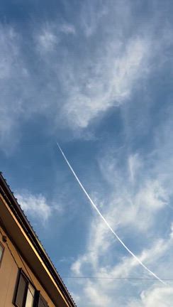 ひこうき雲・・・(動画投稿です)の記事動画
