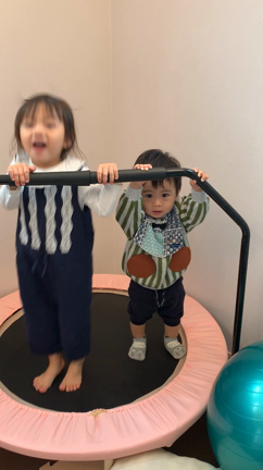 空いた時間に家族でできる‼︎お部屋の中でのプチ運動✨の記事動画