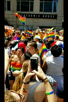 ニューヨークのLGBT☆prideパレード☆　　　by変身サロンZOOM　池田奈保実の記事動画
