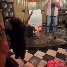 ノリノリの孫は、ライブハウス初体験！！　の画像