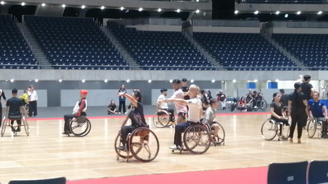 第一回パラダンス世界大会①の記事動画