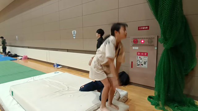 バク転出来なくて悩むの記事動画