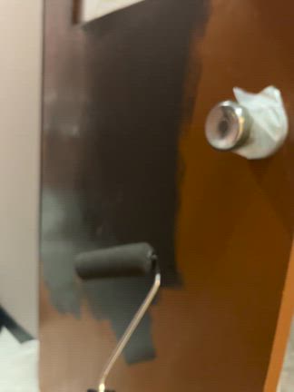古いトイレの扉をセルフ塗装してみました。目指せ職人！の記事動画