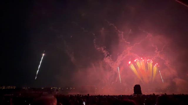 今年初の花火大会への記事動画