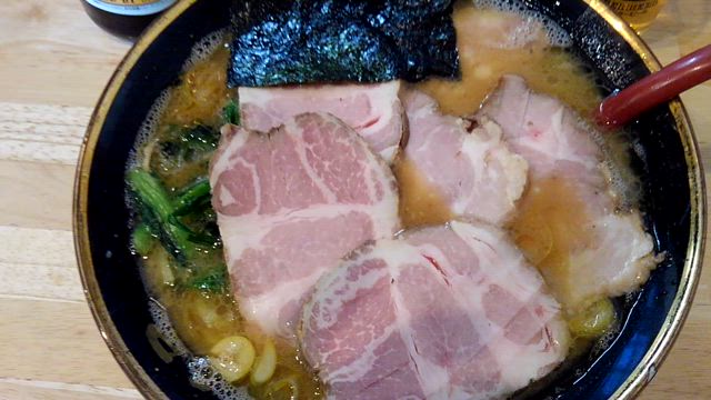 見ると幸せになる…こんな近くで見れるとは…(笑)の記事動画
