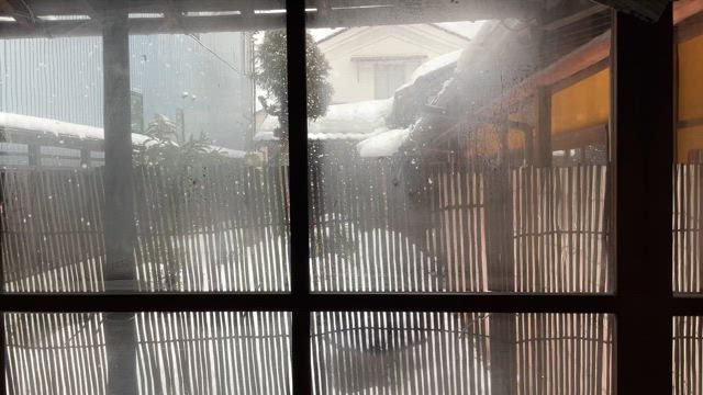 武生町屋の中から見る雪景色②の記事動画