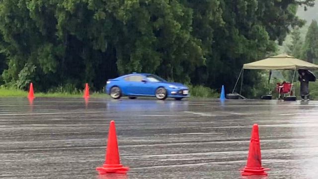 スペックDS出荷準備！JB74ジムニーシエラアームブッシュ交換！の記事動画