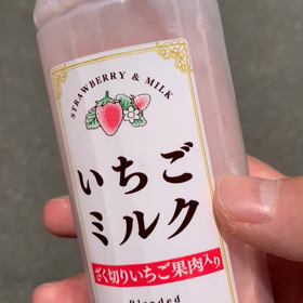 ファミリーマートにあった、いちごミルク。の画像