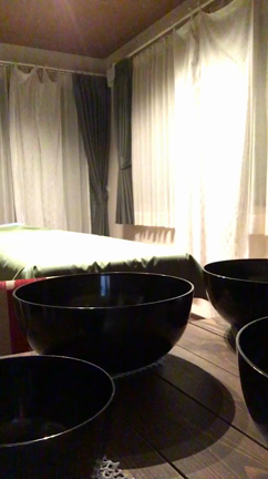 目を閉じての記事動画