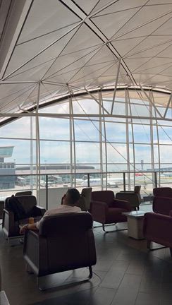 HKG AP の Sky Bridgeの記事動画