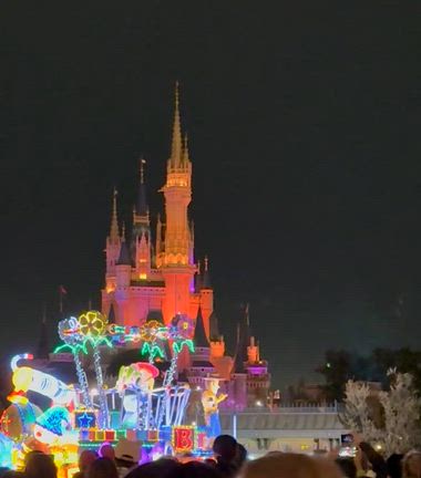 【ディズニーランドのグルメ（２）】ハロウィンのスペシャルデザートセット！ハングリーベアカレー！の記事動画
