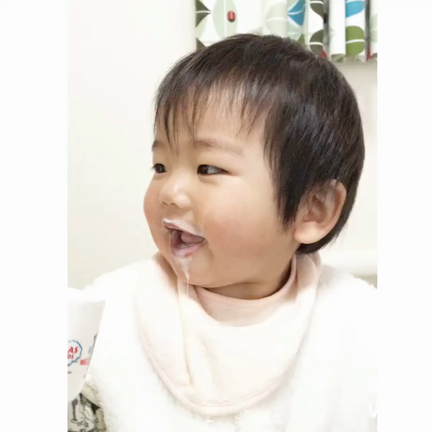 1y3m3d 歯みがきとコップ飲みの記事動画